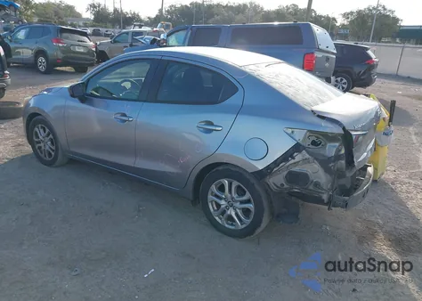 2016 Toyota Yaris Premium z USA, uszkodzony, nr VIN 3MYDLBYV6GY115112